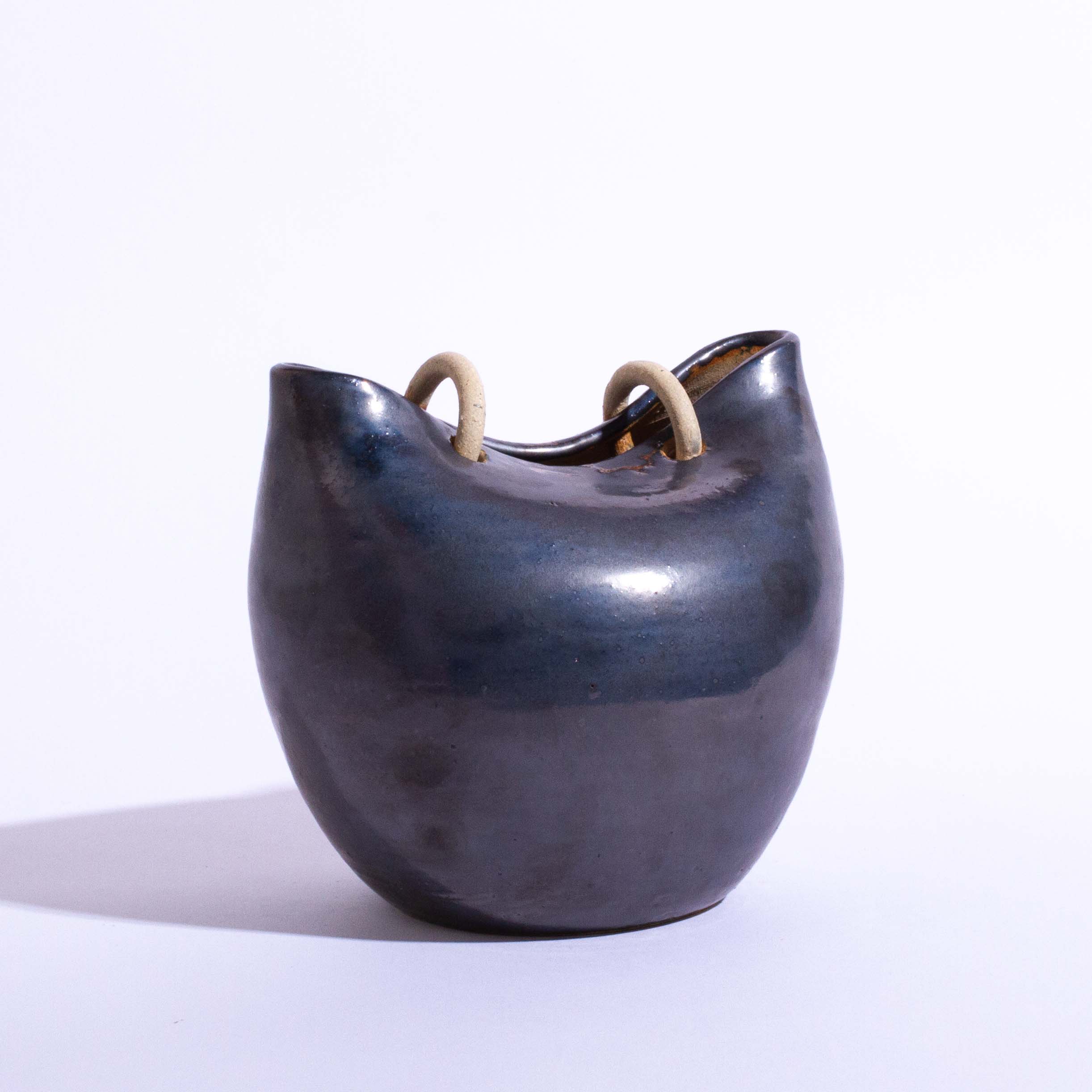 chain vases